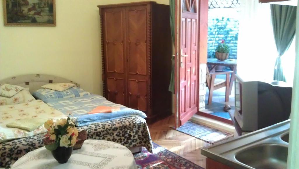 Kitty Apartman Apartment Мисколк Екстериор снимка