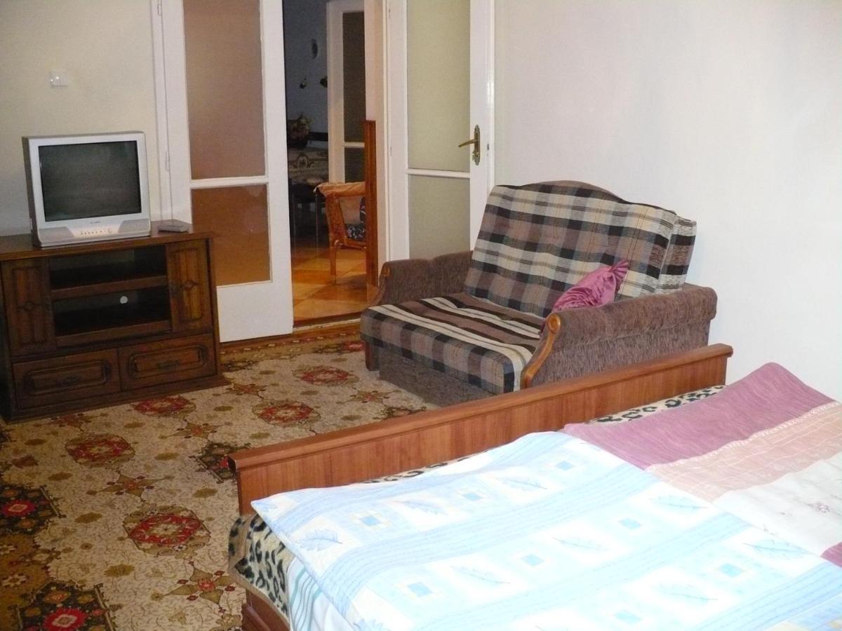 Kitty Apartman Apartment Мисколк Екстериор снимка